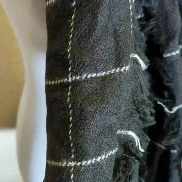 A New Day Blanket Scarf black white windowpane NWT 22" wide 79" length NWT Warm - Picture 2 of 4